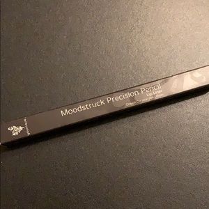 Unique Precision pencil lipliner